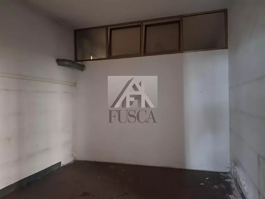 Immagine 10 di Locale commerciale in affitto  in Viale San Concordio a Lucca