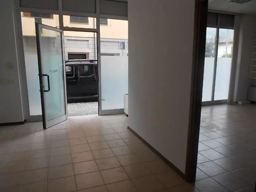 Immagine 11 di Capannone industriale in affitto  in Via Vecchi Pardini a Lucca