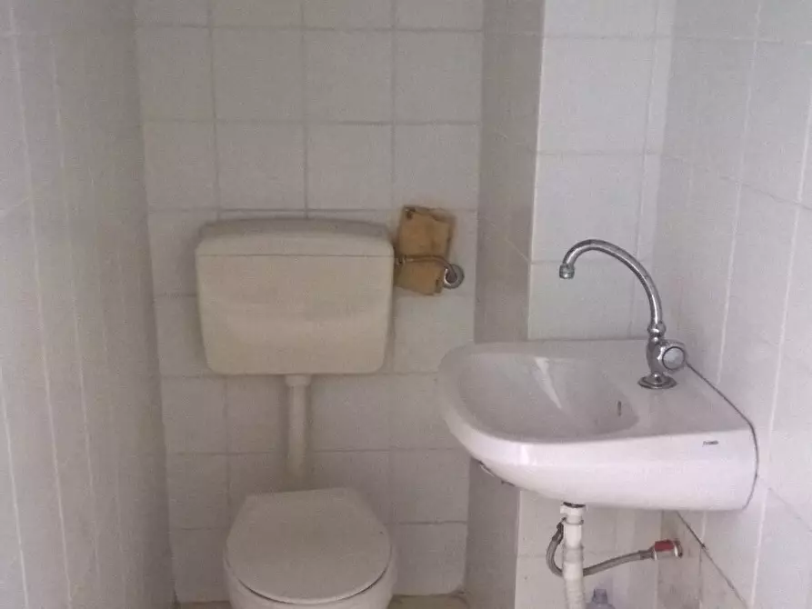 Immagine 3 di Locale commerciale in vendita  a Siracusa