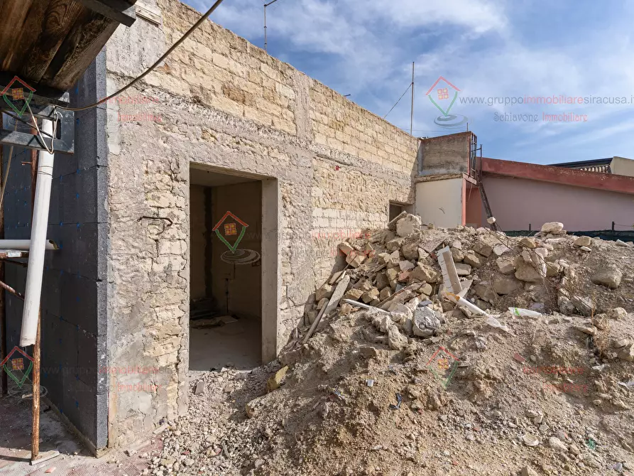 Immagine 18 di Casa indipendente in vendita  a Siracusa