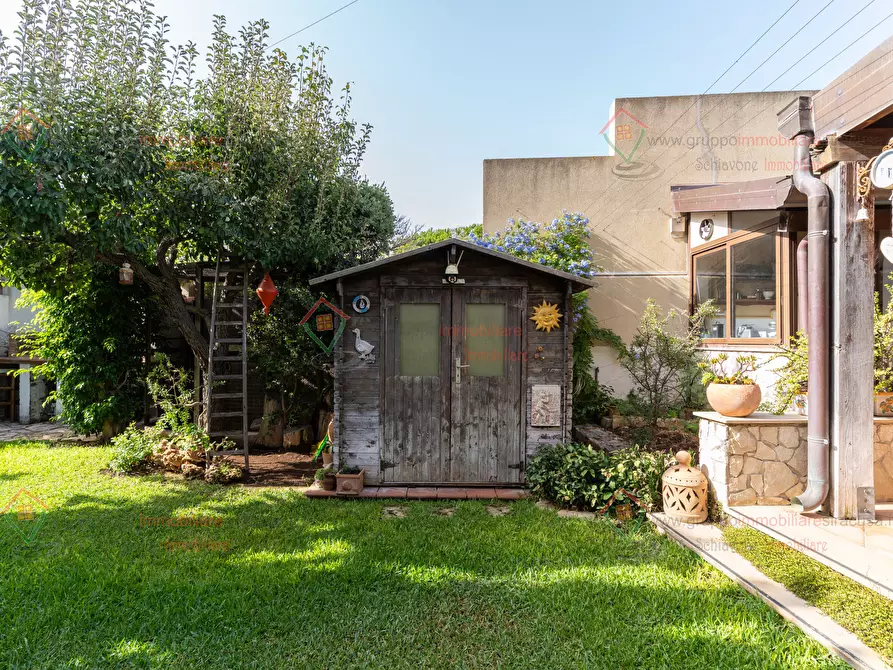 Immagine 7 di Villa in vendita  a Siracusa