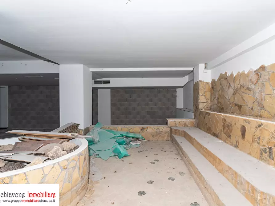 Immagine 22 di Locale commerciale in affitto  a Siracusa