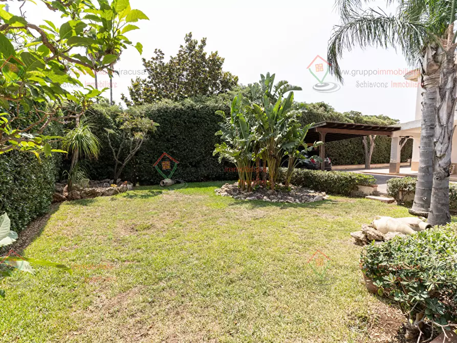 Immagine 27 di Villa in vendita  a Siracusa