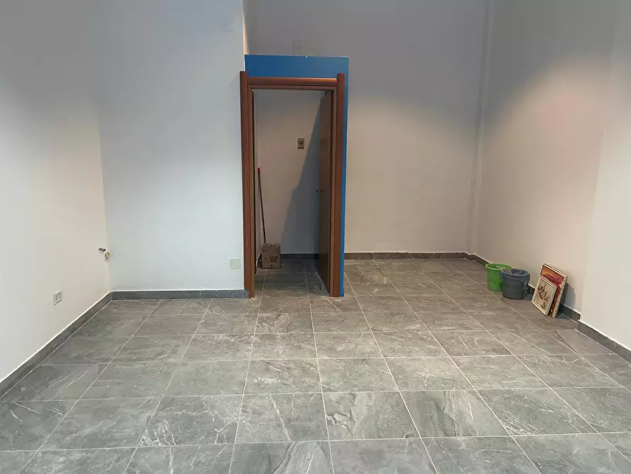 Immagine 3 di Locale commerciale in affitto  a Siracusa