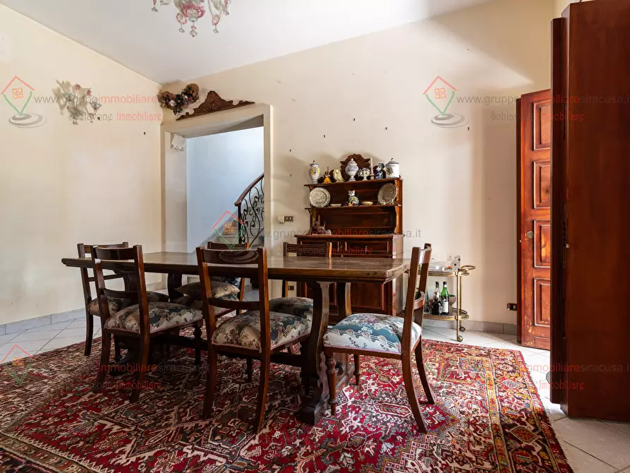 Immagine 4 di Villa in vendita  a Siracusa