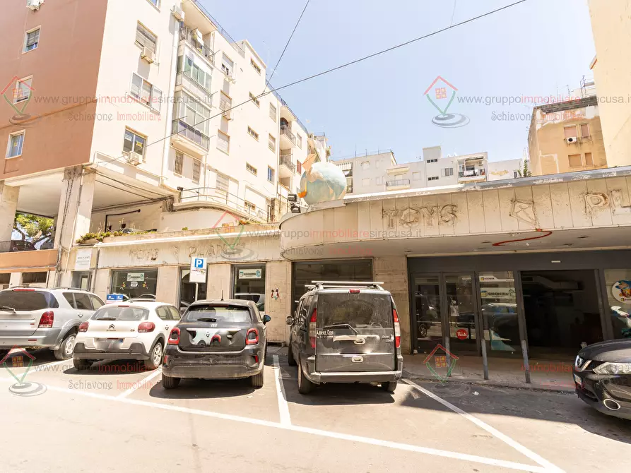 Immagine 37 di Locale commerciale in affitto  a Siracusa