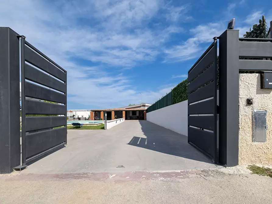 Immagine 14 di Villa in vendita  a Siracusa