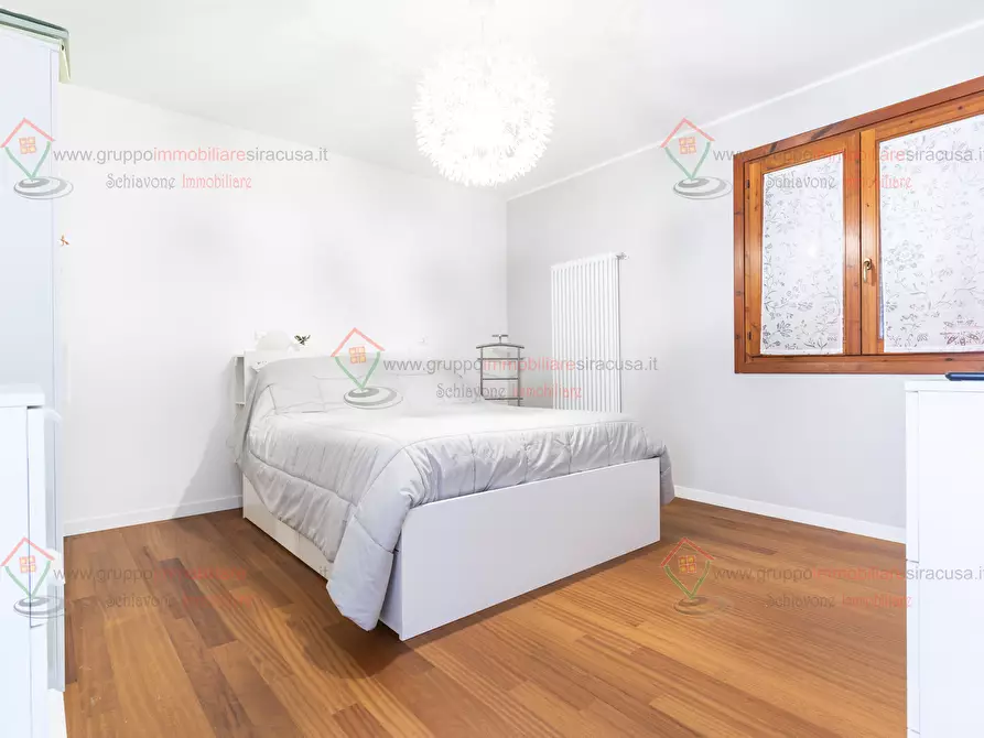 Immagine 15 di Casa bifamiliare in vendita  a Siracusa