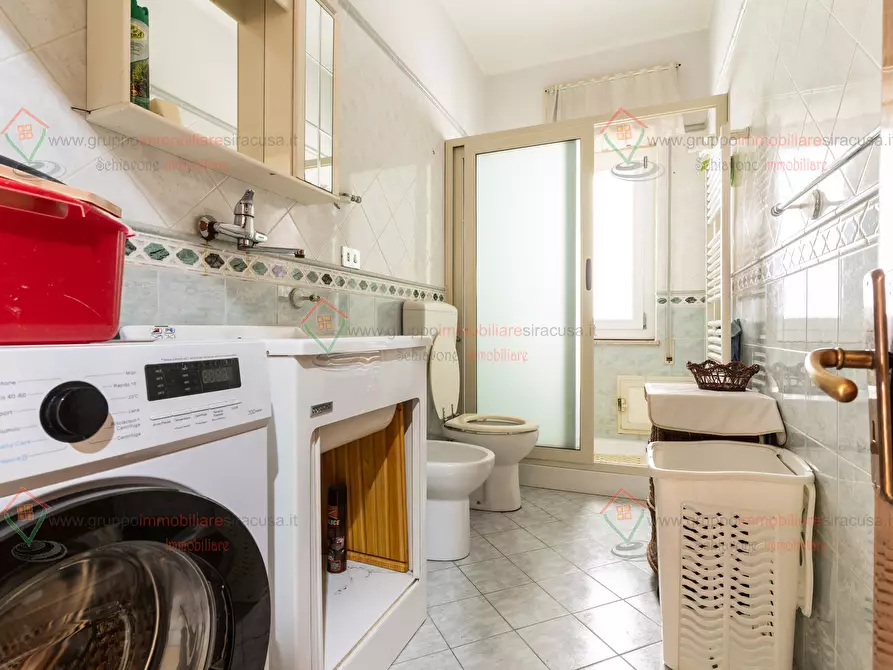 Immagine 7 di Pentalocale in affitto  a Siracusa