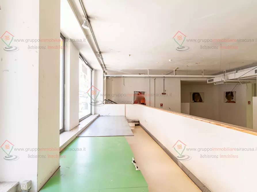 Immagine 4 di Locale commerciale in affitto  a Siracusa