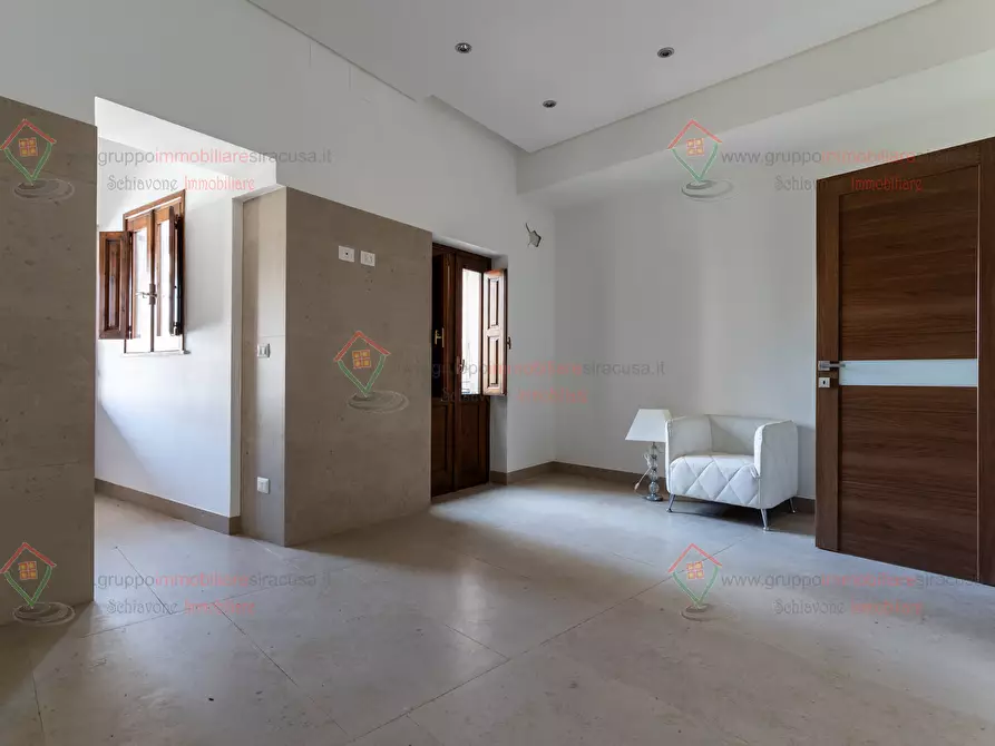 Immagine 15 di Quadrilocale in vendita  a Siracusa