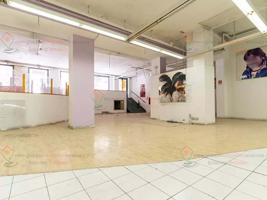 Immagine 6 di Locale commerciale in affitto  a Siracusa