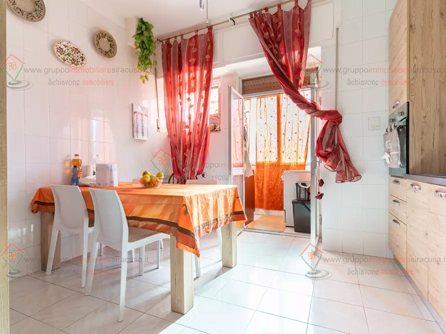 Immagine 9 di Pentalocale in vendita  a Siracusa