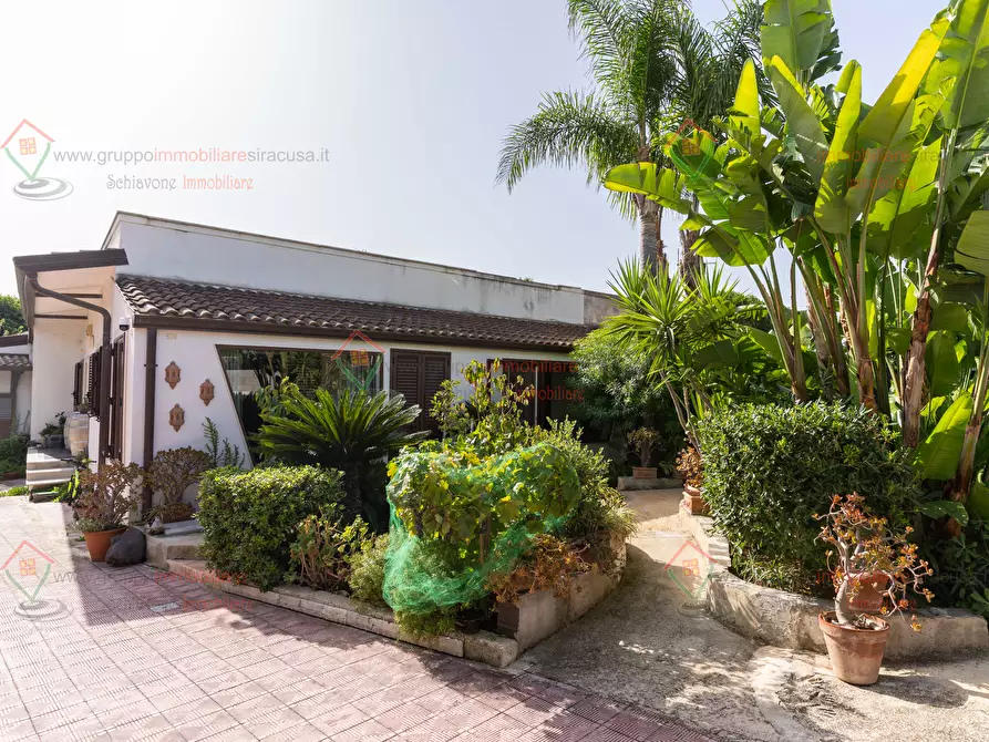 Immagine 18 di Villa in vendita  a Siracusa