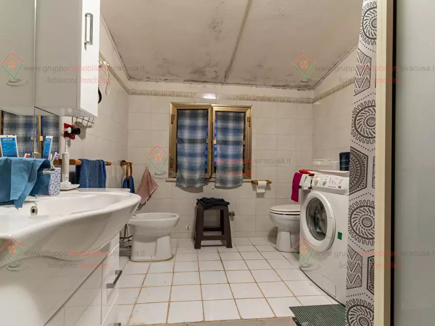 Immagine 56 di Villa in vendita  a Siracusa