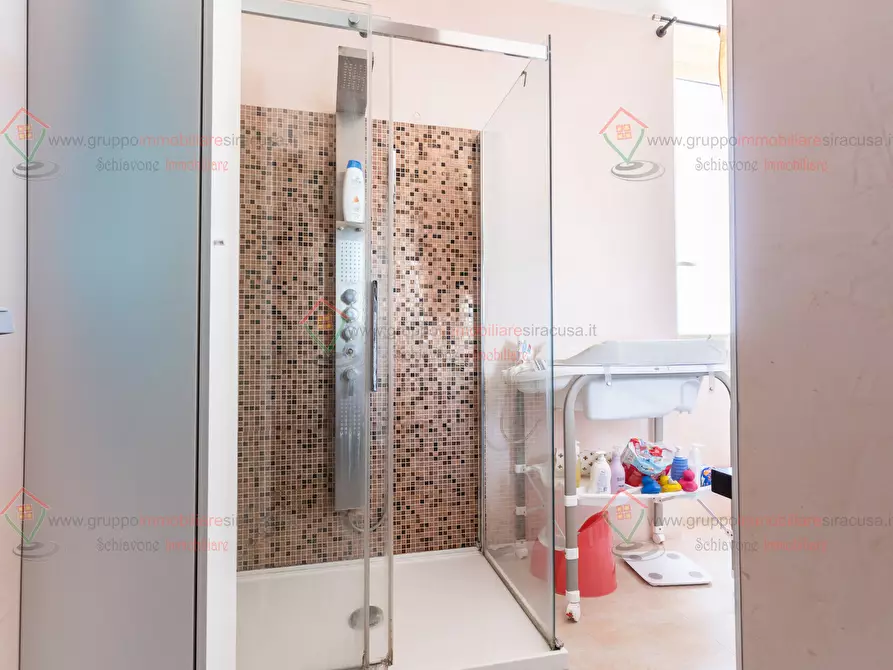 Immagine 15 di Trilocale in vendita  a Siracusa