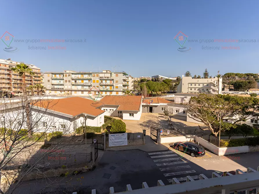 Immagine 26 di Pentalocale in affitto  a Siracusa