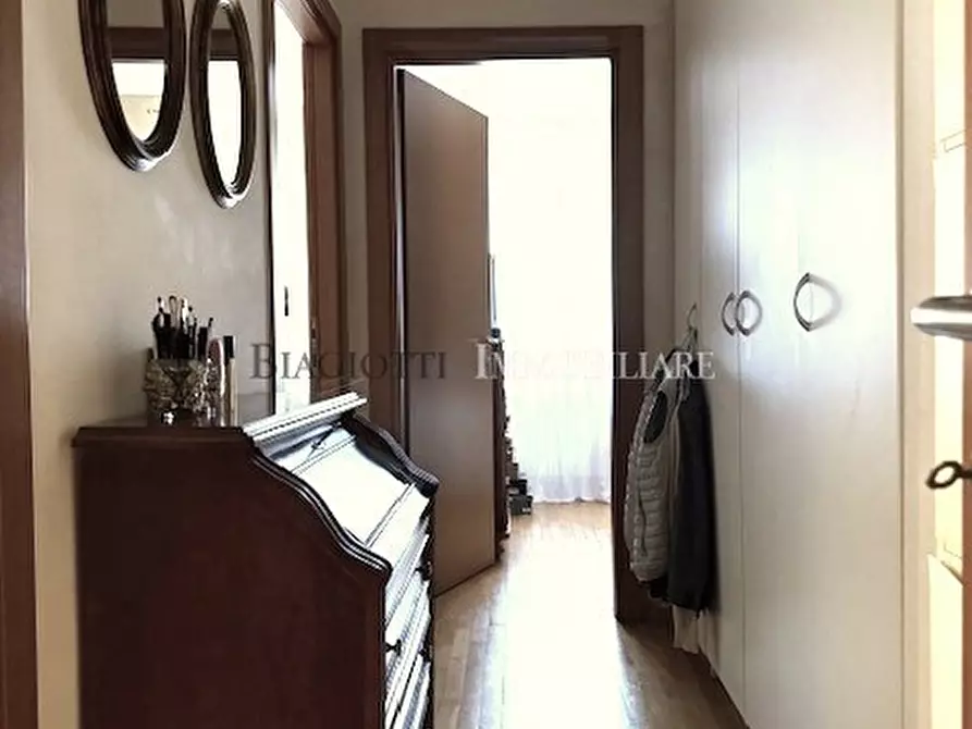 Immagine 14 di Trilocale in vendita  a Livorno