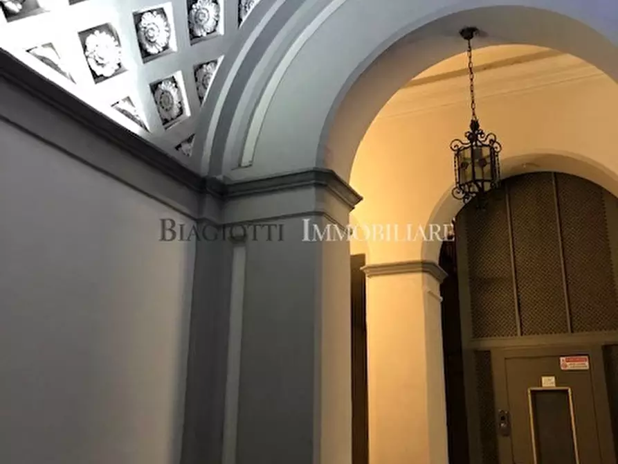 Immagine 21 di Pentalocale in vendita  in via del fante a Livorno