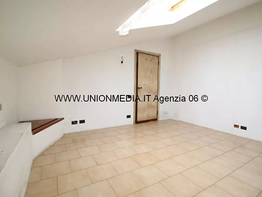 Immagine 15 di Attico in vendita  a Massa