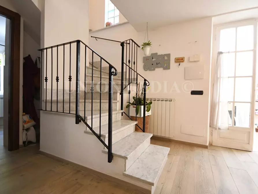 Immagine 5 di Casa semindipendente in vendita  in via triboli a Sarzana