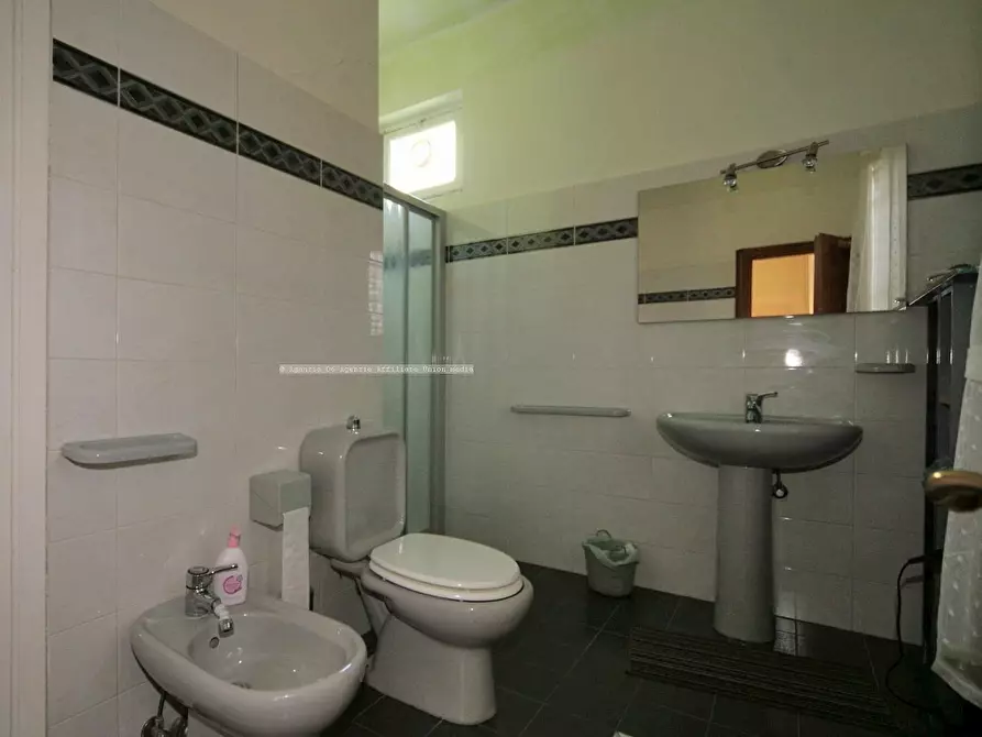 Immagine 16 di Casa indipendente in vendita  a Sarzana