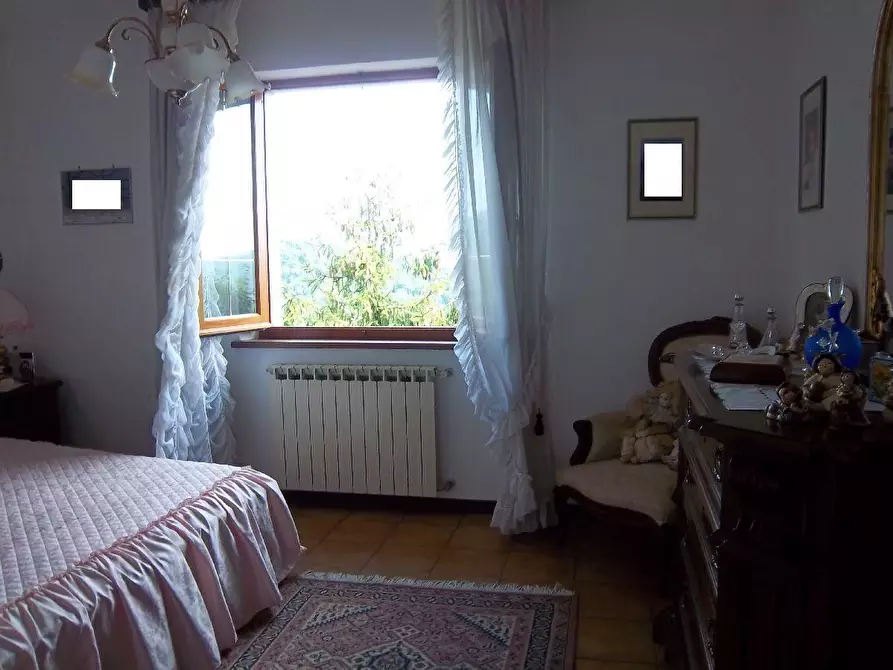 Immagine 14 di Villa in vendita  a Sarzana