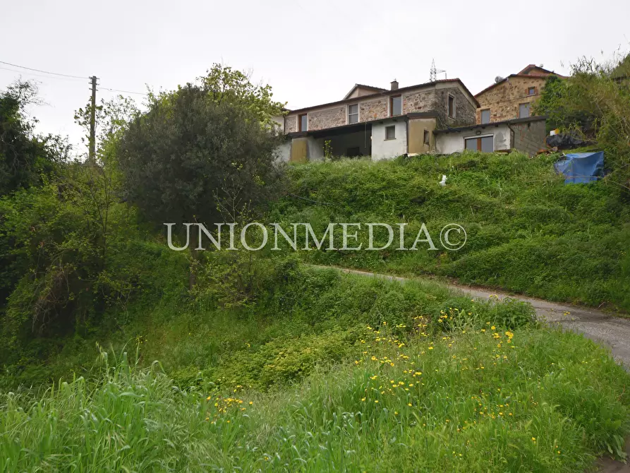 Immagine 1 di Casa indipendente in vendita  in via canepari a Fosdinovo