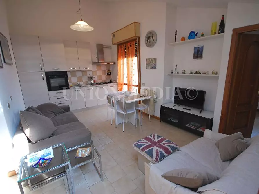 Immagine 1 di Mansarda in affitto  a Sarzana