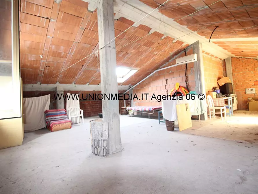 Immagine 17 di Attico in vendita  a Massa