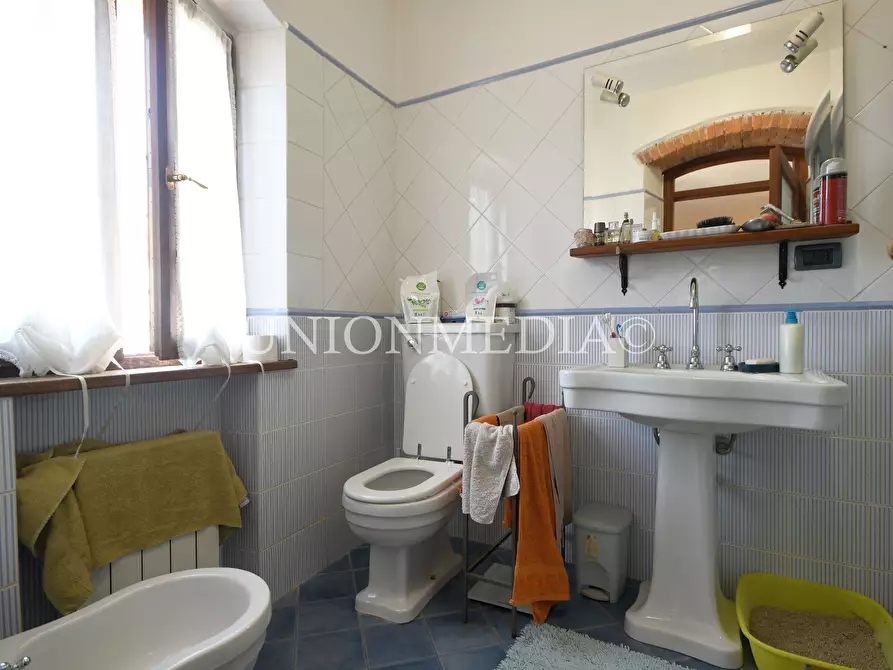 Immagine 23 di Appartamento in vendita  in piazza matteotti a Sarzana