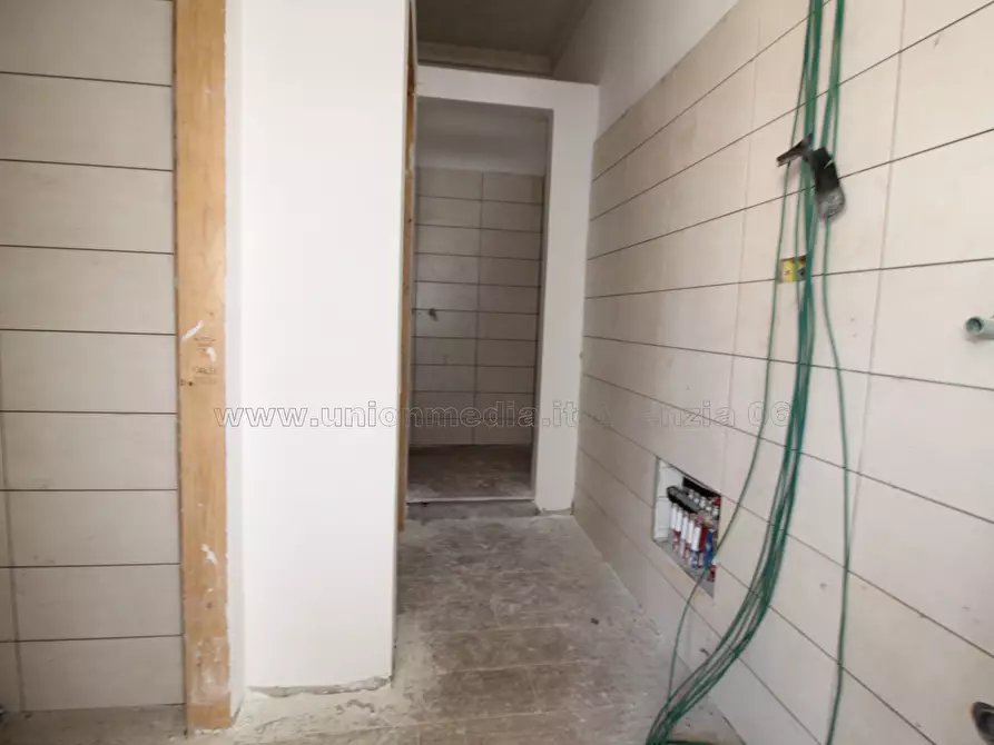 Immagine 14 di Capannone industriale in vendita  a La Spezia