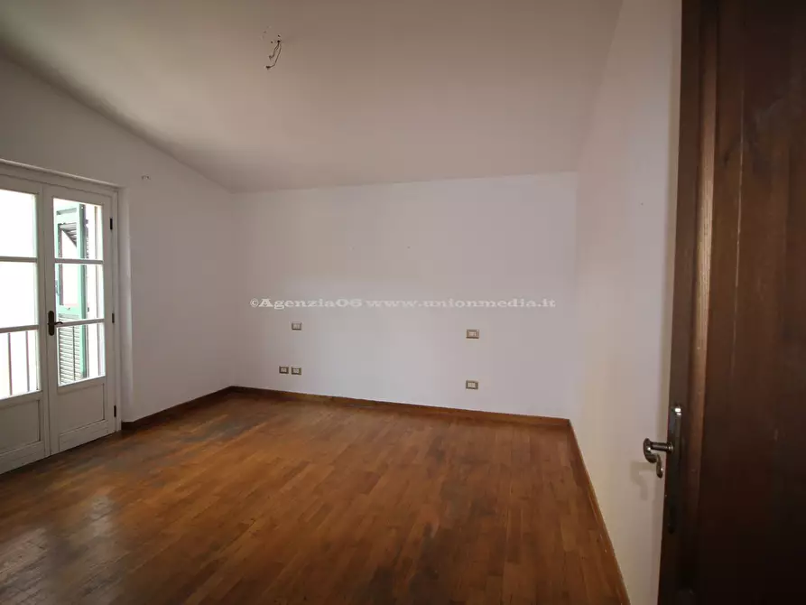 Immagine 12 di Casa semindipendente in vendita  a Sarzana