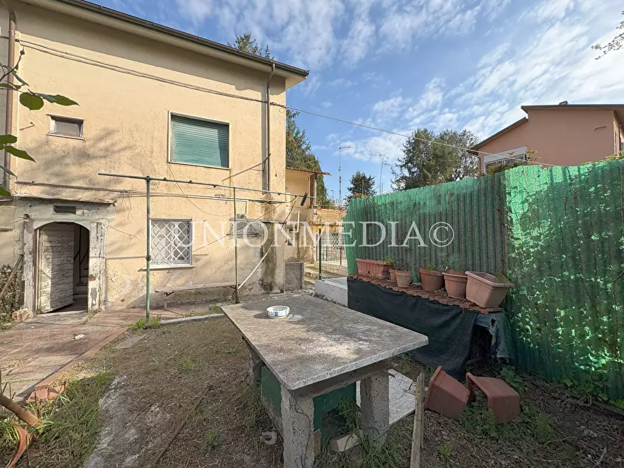 Immagine 35 di Casa semindipendente in vendita  in Viale Vittorio Alfieri 26 a Sarzana