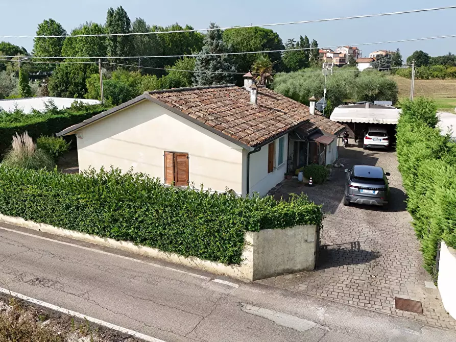Immagine 31 di Villa in vendita  in Via Laerte Rolfini a Rimini
