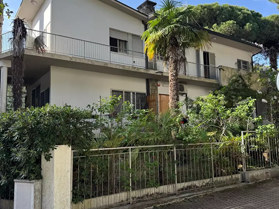 Immagine 4 di Pentalocale in vendita  in Viale Romagna 25 a Cervia
