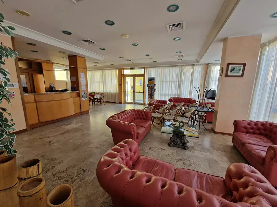 Immagine 5 di Albergo/B&B/Residence in vendita  in Viale Regina Margherita 27b a Rimini