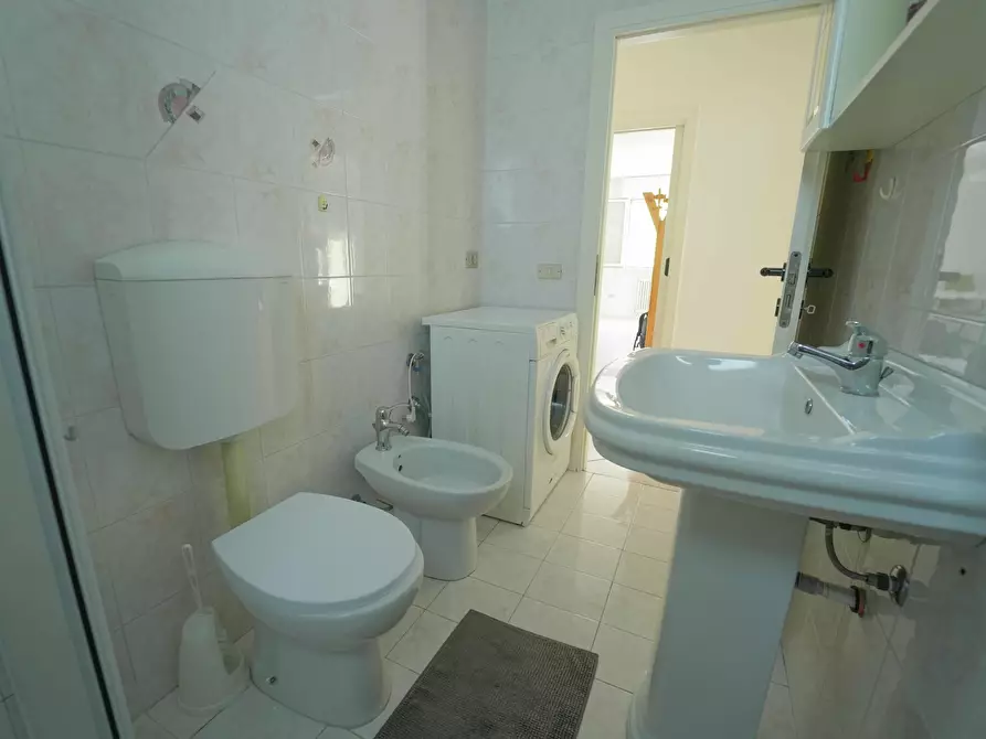 Immagine 24 di Trilocale in vendita  in Via Raffaele Marvelli 9 a Rimini