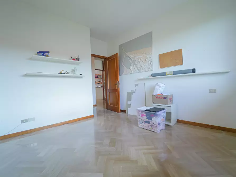 Immagine 44 di Pentalocale in vendita  in Via Busca 115 a Santarcangelo Di Romagna