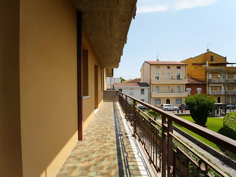 Immagine 9 di Bilocale in vendita  in Via C. Pisacane 38 a Cattolica