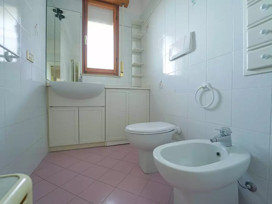 Immagine 21 di Trilocale in vendita  in Via Montello a Cesenatico