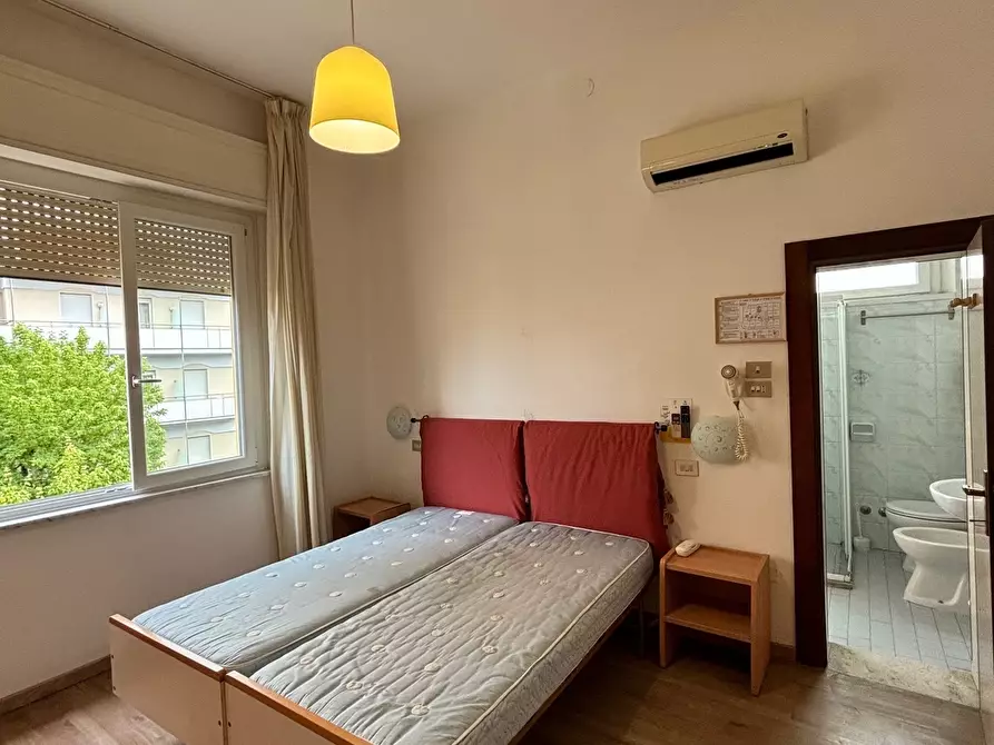 Immagine 8 di Palazzo in vendita  in Viale Don Giovanni Bosco 21 a Rimini