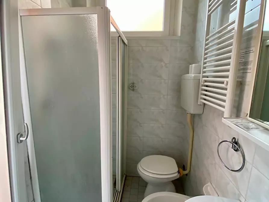 Immagine 17 di Palazzo in vendita  in Viale Don Giovanni Bosco 21 a Rimini