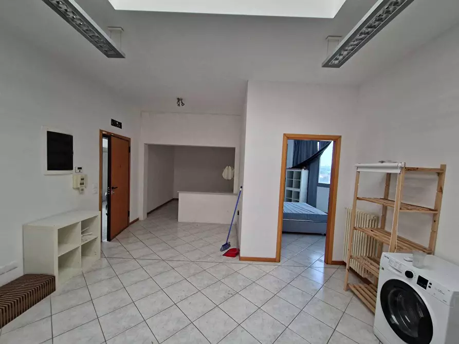 Immagine 6 di Ufficio in vendita  in Via Marecchiese 152 a Rimini