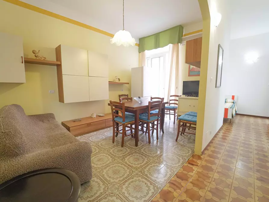 Immagine 30 di Palazzo in vendita  in Via Albio Tibullo 40 a Bellaria-Igea Marina