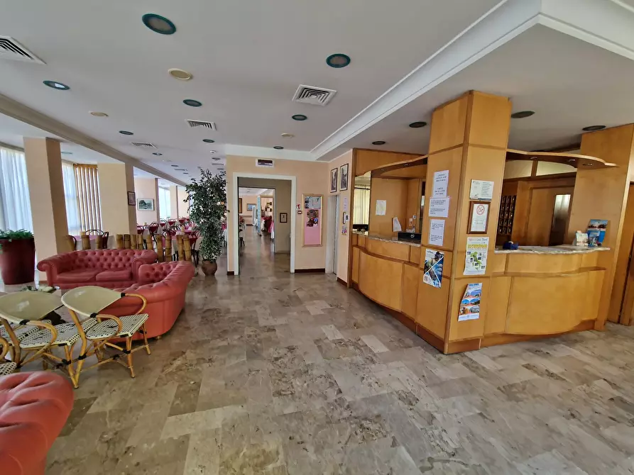 Immagine 1 di Albergo/B&B/Residence in vendita  in Viale Regina Margherita 27b a Rimini