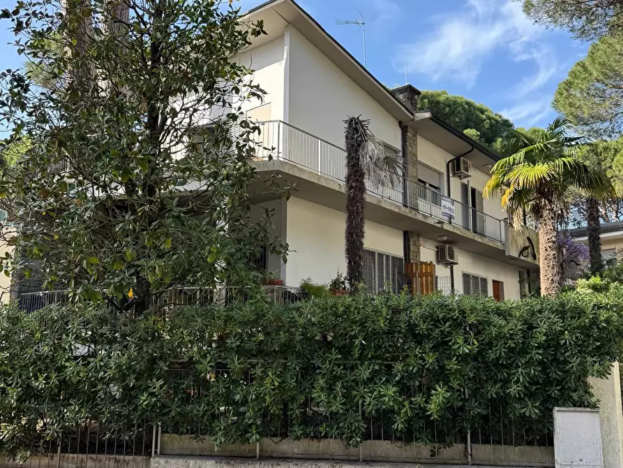 Immagine 3 di Pentalocale in vendita  in Viale Romagna 25 a Cervia