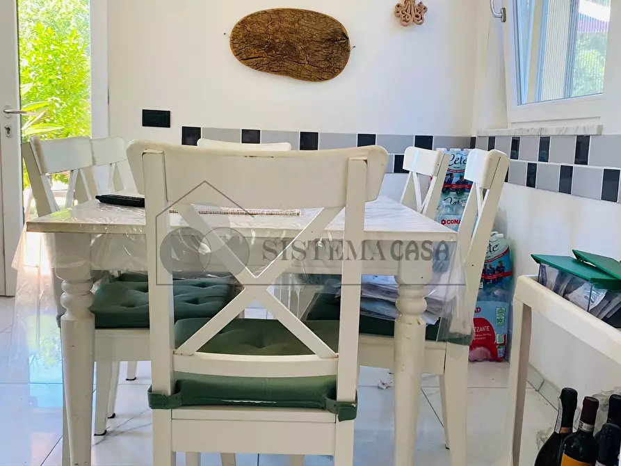 Immagine 21 di Villa in vendita  a Castelnuovo Magra