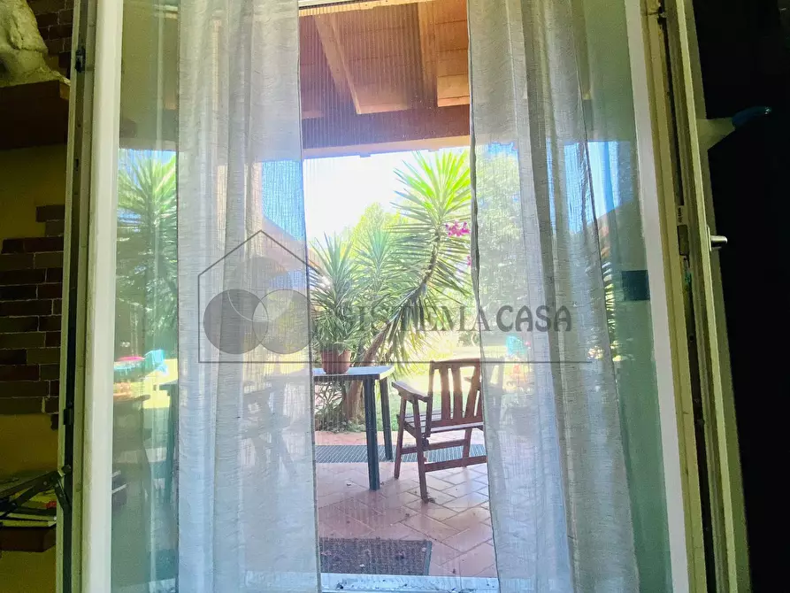 Immagine 11 di Villa in vendita  a Castelnuovo Magra