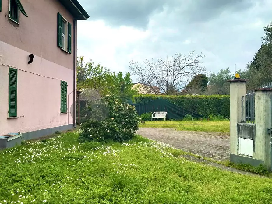 Immagine 1 di Porzione di casa in vendita  in Via della Crociata snc a Sarzana
